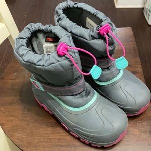 Thermolite snow boots